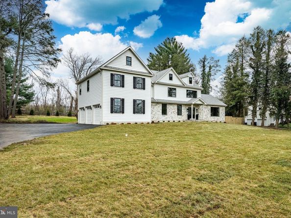 1427 Sugartown Road, Berwyn PA 19312