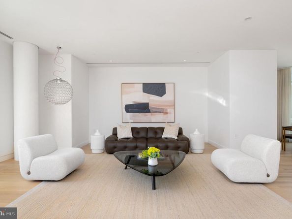 1177 22nd Street NW 2K, Washington DC 20037