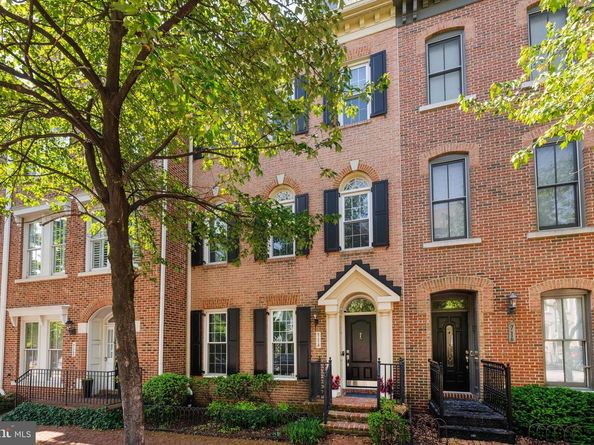 714 Day Lane, Alexandria VA 22314