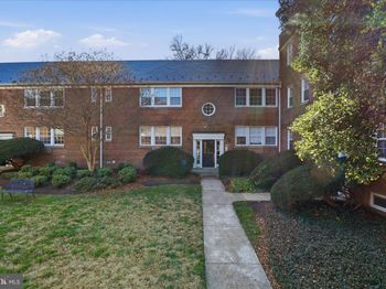 1804 W Abingdon Drive