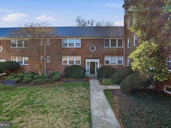 1804 W Abingdon Drive 201, Alexandria VA 22314
