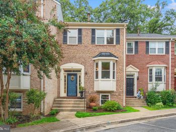 32 Carriage House Circle