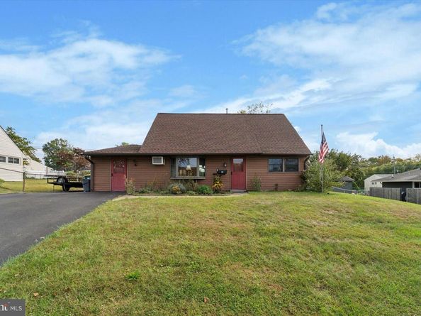 14 Cinnamon Road, Levittown PA 19057