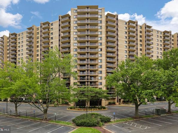 205 Yoakum Parkway 1724, Alexandria VA 22304