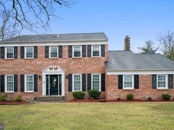 2457 Greensward S S, Warrington PA 18976