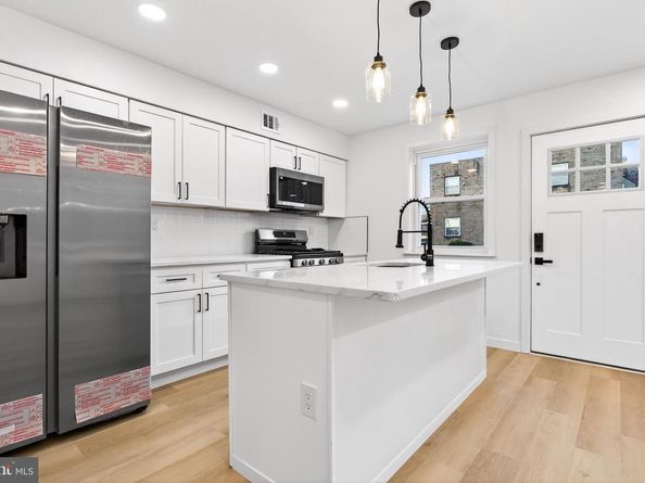 1230 W Susquehanna Avenue, Philadelphia PA 19122