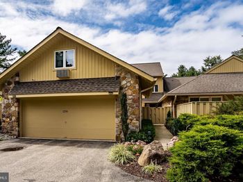 1256 Round Hill Road