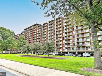 1300 Army Navy Drive