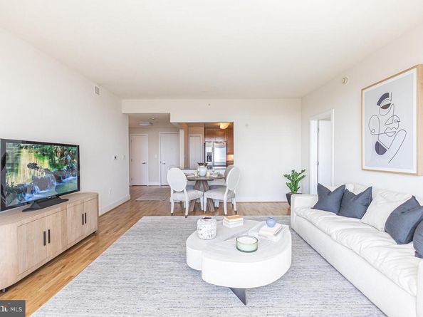 717 S Chris Columbus Boulevard 704, Philadelphia PA 19147