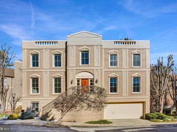 4709 Foxhall Crescent NW