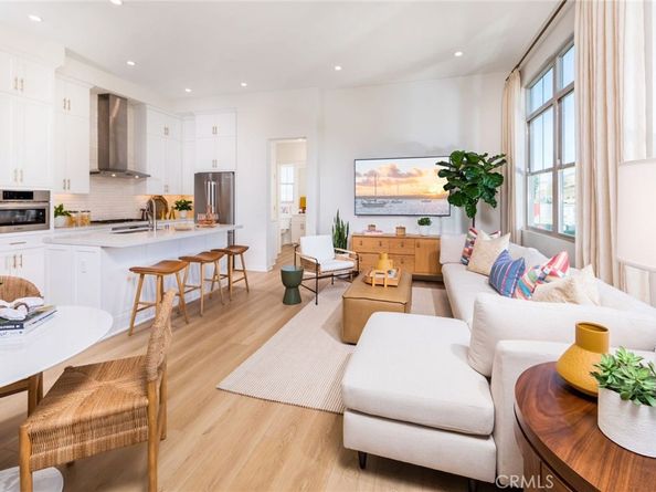 126 Sunnyside, Irvine CA 92618