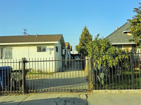 837 W 65th, Los Angeles CA 90044