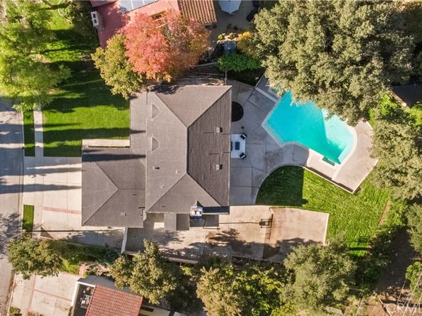 5340 Edgeware Drive, Calabasas CA 91301