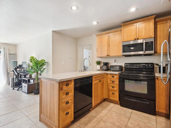 5585 E Pacific Coast Highway 132, Long Beach CA 90804