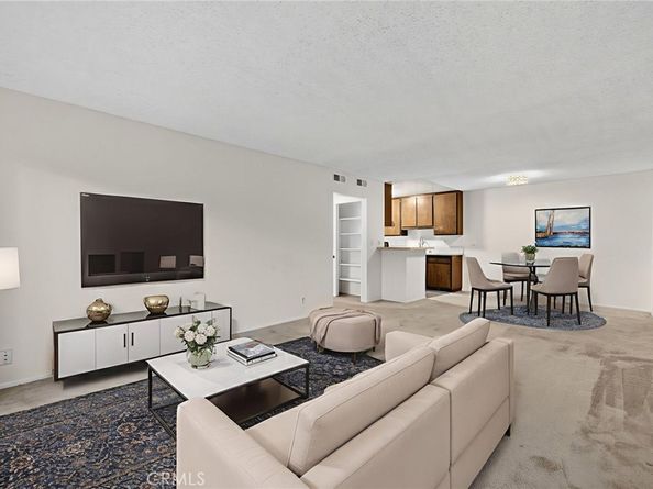 576 N Bellflower 101, Long Beach CA 90814