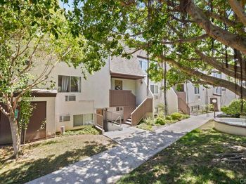 1317 Caminito Gabaldon