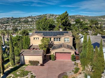 2556 La Costa Avenue