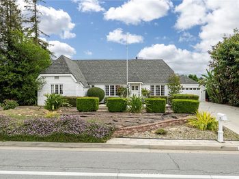 1146 N Puente
