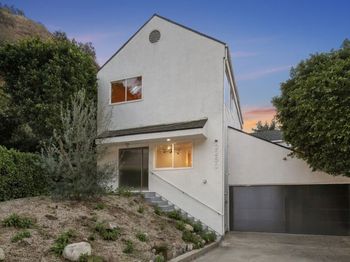 2250 Nichols Canyon Road