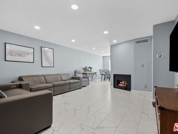 8024 Via Pompeii, Burbank CA 91504