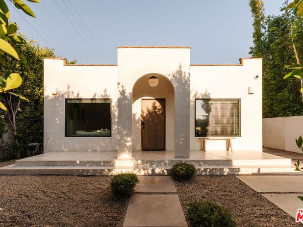 2418 Walnut Avenue, Venice CA 90291