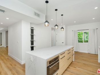 5923 Etiwanda Avenue