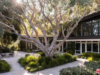 2179 Mandeville Canyon Road