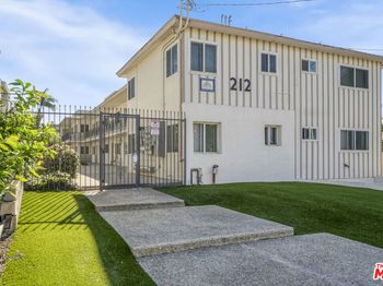 212 E Tamarack Avenue