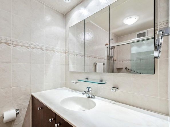 300 Winston Dr 1822, Cliffside Park NJ 07010-3223