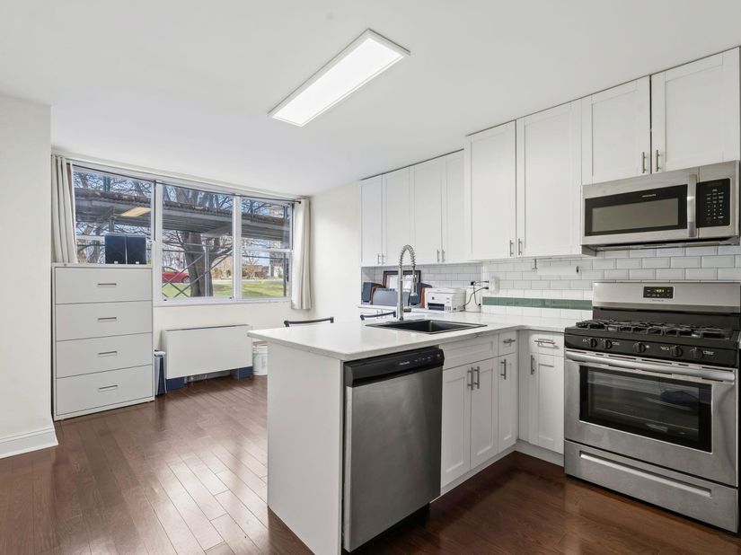 6040 Blvd East L3, West New York NJ 07093