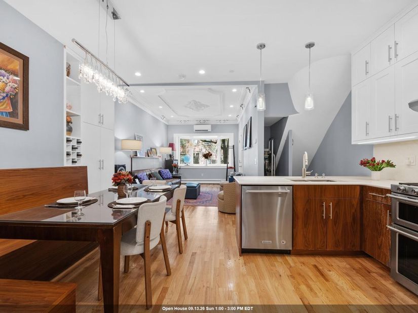 257 7th St, Hoboken NJ 07030