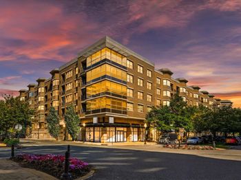 20 Avenue At Port Imperial