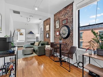 133 Madison St