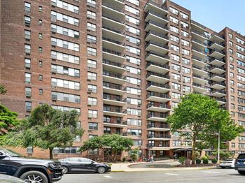 10 Huron Ave
