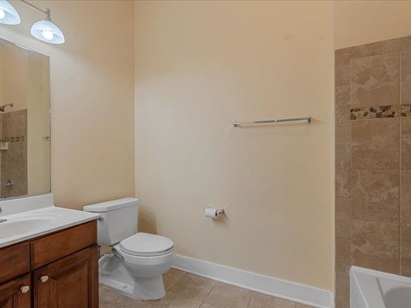 3 Greenwich Dr 85, Jersey City NJ 07305