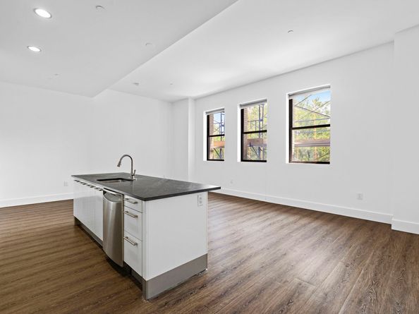 4 Beacon Way 18, Jersey City NJ 07304