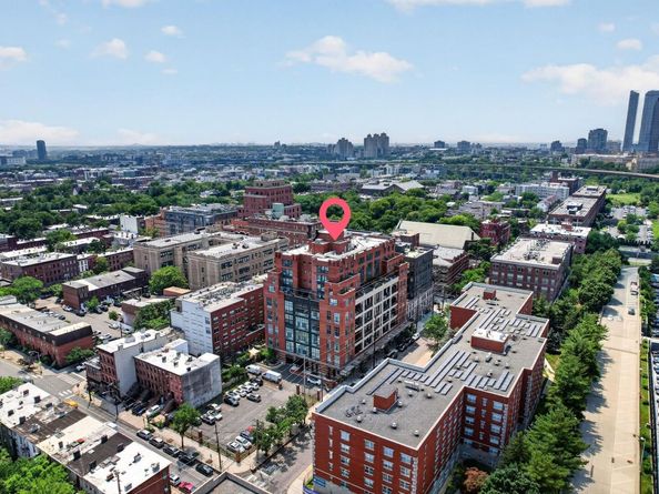 205 10th St 8T, Jersey City NJ 07302