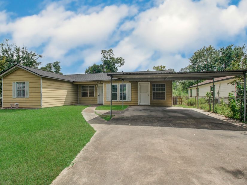 7622 Delavan Drive, Houston TX 77028