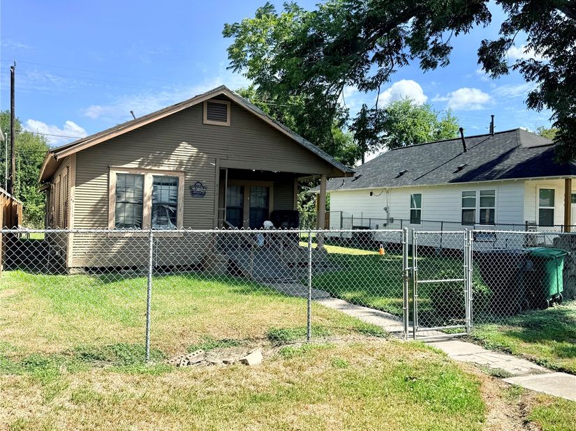 505 Hoffman Street, Houston TX 77020
