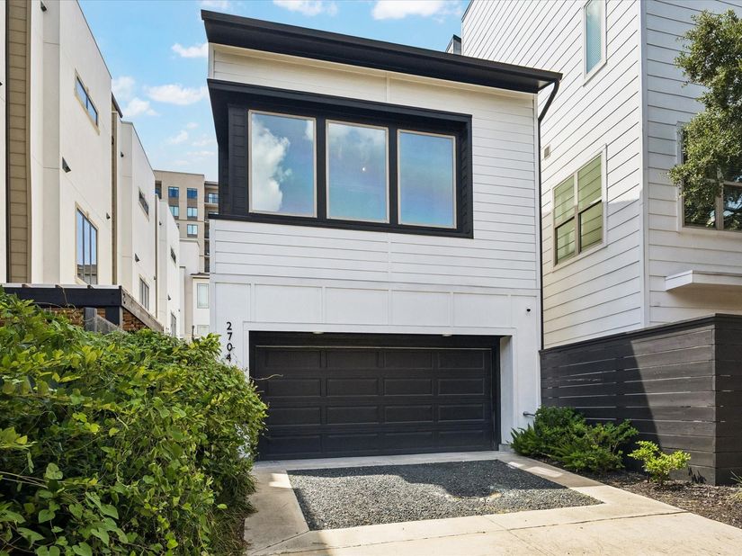 2704 Baldwin Street, Houston TX 77006