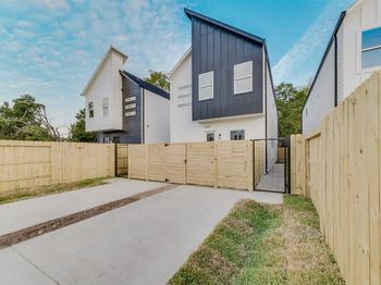 2118 Creston Drive