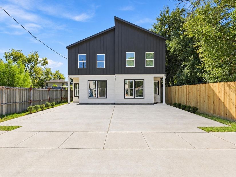 7982 Chateau Street, Houston TX 77028