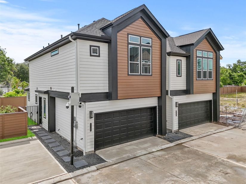2110 Dewalt Street G, Houston TX 77088