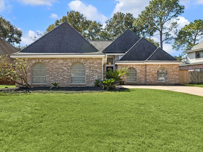 15503 Ensenada Drive, Houston TX 77083