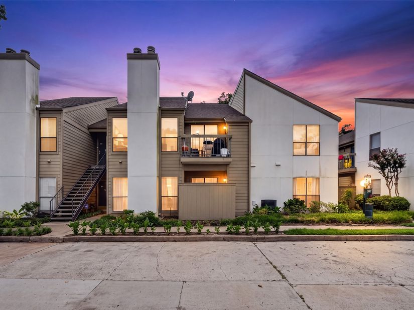 10047 Westpark Drive 65, Houston TX 77042