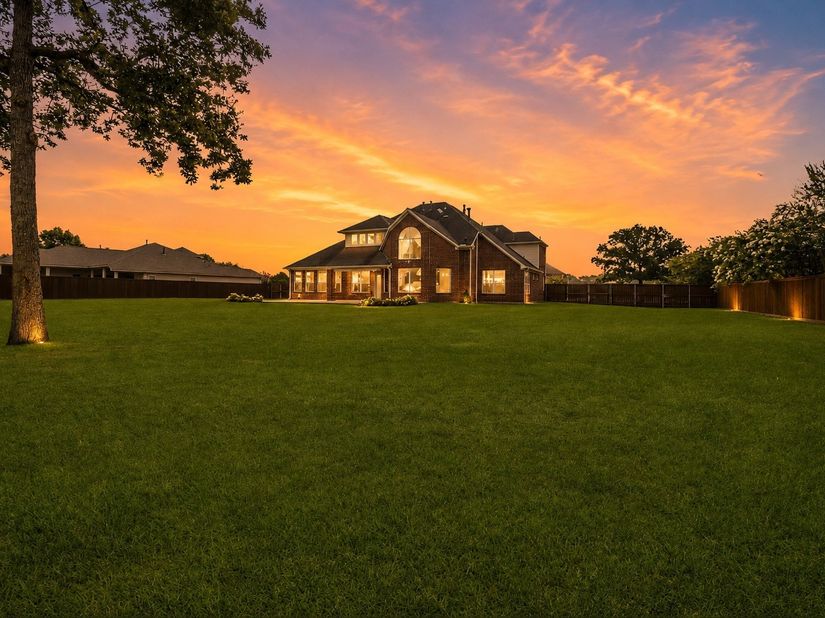 2716 Silverstone Way, Conroe TX 77304