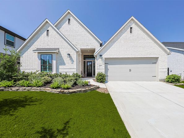 26951 Longwood Ledge Drive, The Woodlands TX 77389