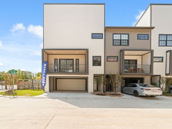 11936 N Hoa Sen Circle, Houston TX 77072