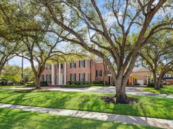 3665 Knollwood Street