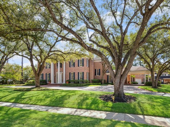 3665 Knollwood Street, Houston TX 77019